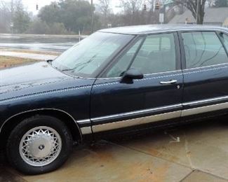 WOW 1992 BUICK PARK AVENUE. ONLY 76,800 MILES.  MORE PHOTO'S BELOW   SELLING TO THE HIGHEST BIDDER