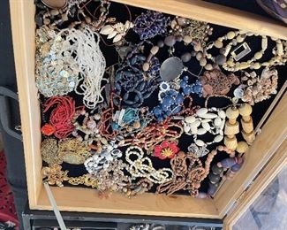 VINTAGE COSTUME JEWELRY