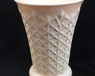 VINTAGE PINK SHELL VASE