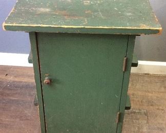 VTG. GREEN END TABLE