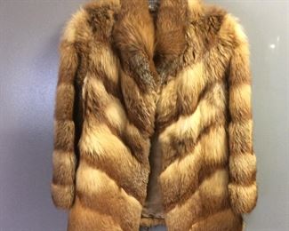 FOX FUR SIZE MEDIUM