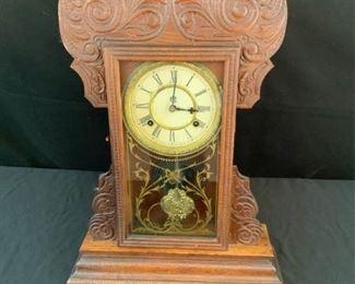 005 Antique Amherst Mantle Clock