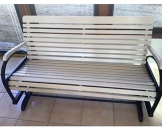 013 White Black Slider Bench