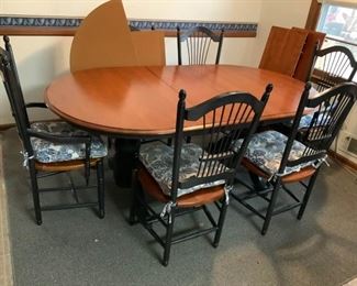 Bermax Dining Set with Tabletop Pad Cover