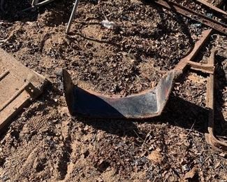 Front splash apron(1st pic) 