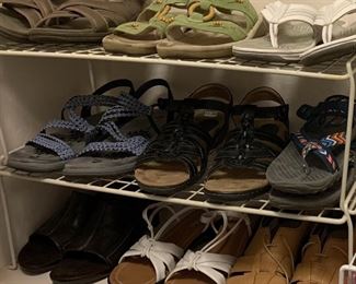 Ladies Shoe Size 9-9 1/2