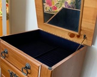 Knotty Pine Jewelry Box