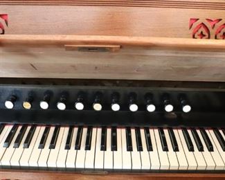 Keys to said organ