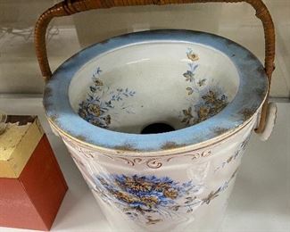 Early English Porcelain Receptacle
