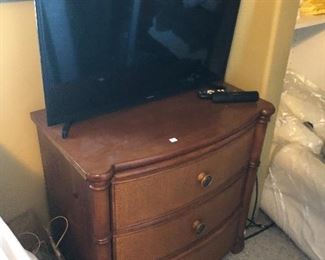 3 flat screen tv's