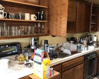 brand new toaster oven, great thermos!