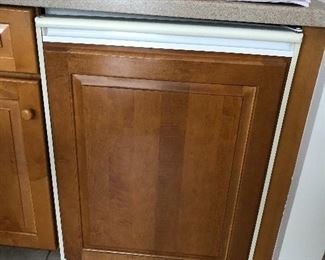 ULine wine / beverage fridge undercounter cabinet depth
