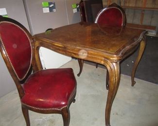 GAME TABLE WITH 1 LEAF AND 4 CHAIR WITH PADS BY CENTURY