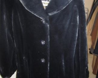 VINTAGE COAT SIZE SMALL