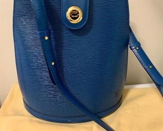 Louis Vuitton Epi Leather shoulder bag