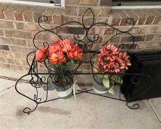 $38- Metal two pot decorative patio stand 