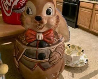$65 ~ 1950'S  12"HT  X 7" W  VINTAGE ROYAL SEALY  BUNNY RABBIT  COOKIE JAR MADE IN JAPAN  