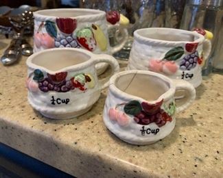 $20- Vintage set of four measuring cups 