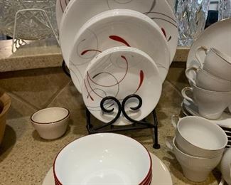 $65- SPLENDOR BY CORELLE  LIVINGWARE DINNERWARE SET 