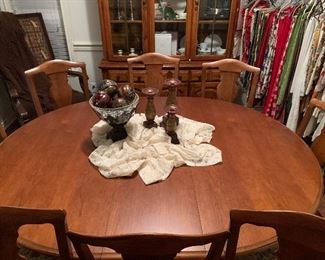 $225~ BEAUTIFUL ROUND  54" DIAMETER   TABLE ONLY ( AS IS DAMAGED SURFACE ) WITH ONE LEAF                   