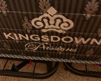 $450~ KINGSDOWN PASSIONS COMFY MATTRESS 