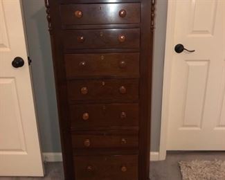 KY cherry lingerie chest, designed based upon KY Shaker furniture designs of the 1800’s.  Simple lines and ready for used in a modern traditional or contemporary home.  This chest is made by Colonial Furniture craftsman.  