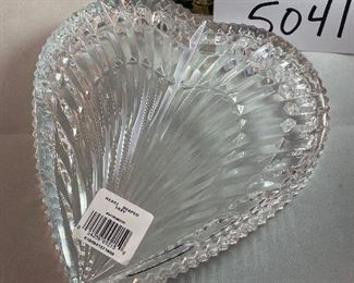 Lot 5041. $40.00  Beautiful Waterford Heart Shaped Tray, New with box. MSRP: $99 (Great Valentine's Day Gift!)