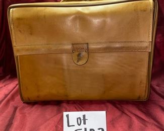 Lot 5103. $70.00  Vintage Hartmann Leather Overnight Business Carry On Luggage.   2 zipper compartments and 1 flap.  From the Classic Belting Collection.  Great Patina and in good condition.