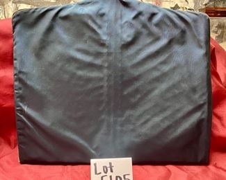 Lot 5105 $40.00 Hartmann Luggage Navy Pack Nylon, Carry On Suit or Dress Bag.  New with Tag Retails for $95.00  21.5"w x 21"H