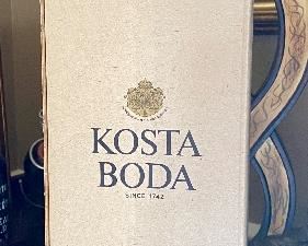 Lot 5159B. (please ignore the number on this card) $85.00 Signed Kosta Boda Funghi Green Vase, designed and signed by Ulrica Hydman-Vallien (40119) 21" tall, includes original box.   Ulrica is one of Sweden's premier artglass designers. 