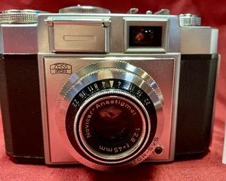 Lot 5219. $125.00. Contina Prontor SVS Zeis Iron Film Camera. Made in Germany with Brown Leather Case. Novicar-Anastig mat Lens 1:28, 5=45mm