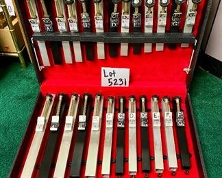 Lot 5231A $600.00 .Like New Malmark 25 note Choirchime Set, in original case. Great condition! Malmark Inc. New Britan, PA.  One set sold on Ebay for $899.00 in Dec. 2020.  These sets rarely available.  Original cost over $1200.00. 