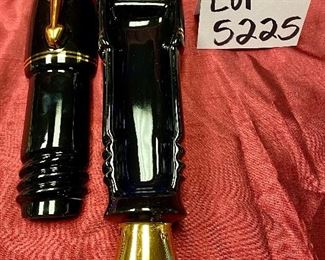 Lot 5225.  $90.00  Vintage 1984  Silver Crane Co. for ParkerPen Company.  Fountain Pens are Hot right now.  Very Cool Fountain Pen Display, Black & Gold. Ceramic with Strorage.  Great display for a pen collector! 	14" L  x  3.5" W x 3.5" H