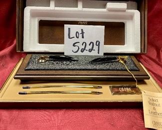 Lot 5229. $125.00  Vintage Cross Double Desk Set #5226 with Select Walnut and Leather. 10k Gold Filled Pen and Pencil.  Beautiful set, like new condition.  Original Box, 