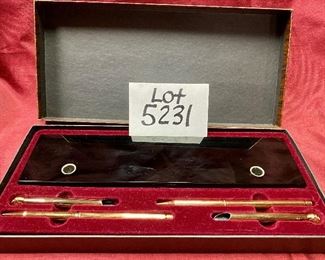LOT 5231B. $75.00 Vintage New Old Stock Schaeffer JC1 (Jet Crystal) Desk Set. The Premium Collection Pen Set. Beautiful Acryllic Black with Brown magnetic pen stand and set of Pen and Pencil.  