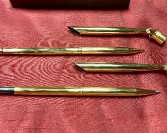 Lot 5234. $50.00. Schaeffer Millennia Double Pen/Pencil Set. Electroplated Gold Pen & Pencil JC1 Jet Crystal Base: 12" L x 3" W