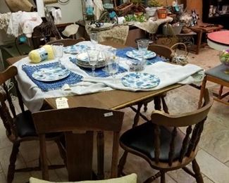 Drop leaf table 4 chairs