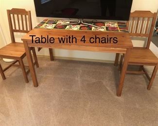 table and chairs, tv 
