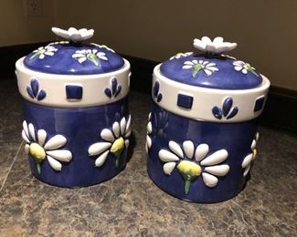 kitchen canisters 