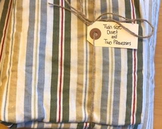 Linens, duvet and pillow cases, twin size 