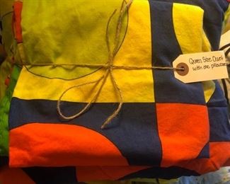 Queen sized duvet and one pillow case 