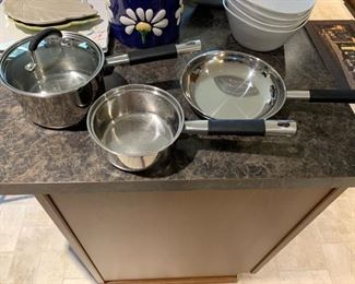 Sauce pans 