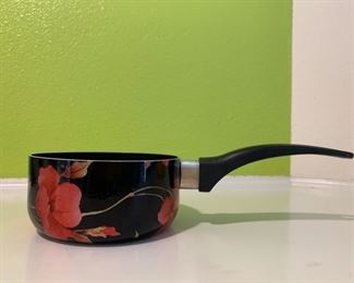 floral pattern sauce pan 