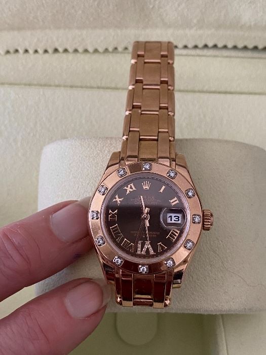 Starting our sale off is this Fabulous Ladies Rose Gold Diamond ROLEX Oyster Perpetual Watch including all paperwork . . . .