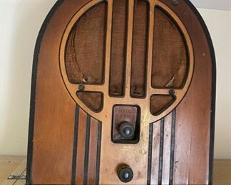 Vintage Philco Radio 