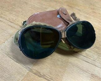 WWI Antique Fur Lined Pilot Aviation Goggles with Case 