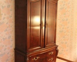 Karges king bedroom set