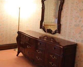 Karges king bedroom set