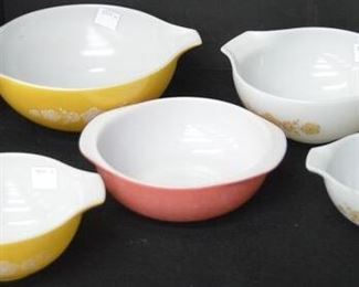 5502 - 5 Pyrex Bowls
