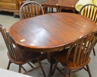 3653 - Round Table with Leaf & 4 Chairs